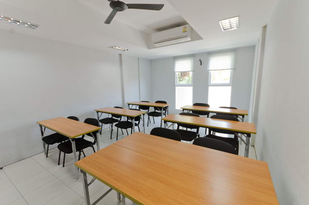 large, comfortable classrooms at Patong Language School