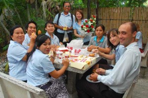 Khun Bebe, Patong Language school manager with teaching staff